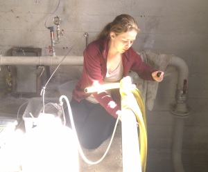 Water sampling inside the pump shed at Hafralækjarskóli borehole